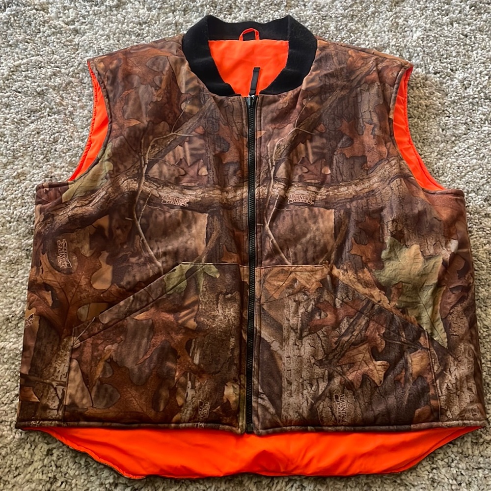 Reversible hunting vest
